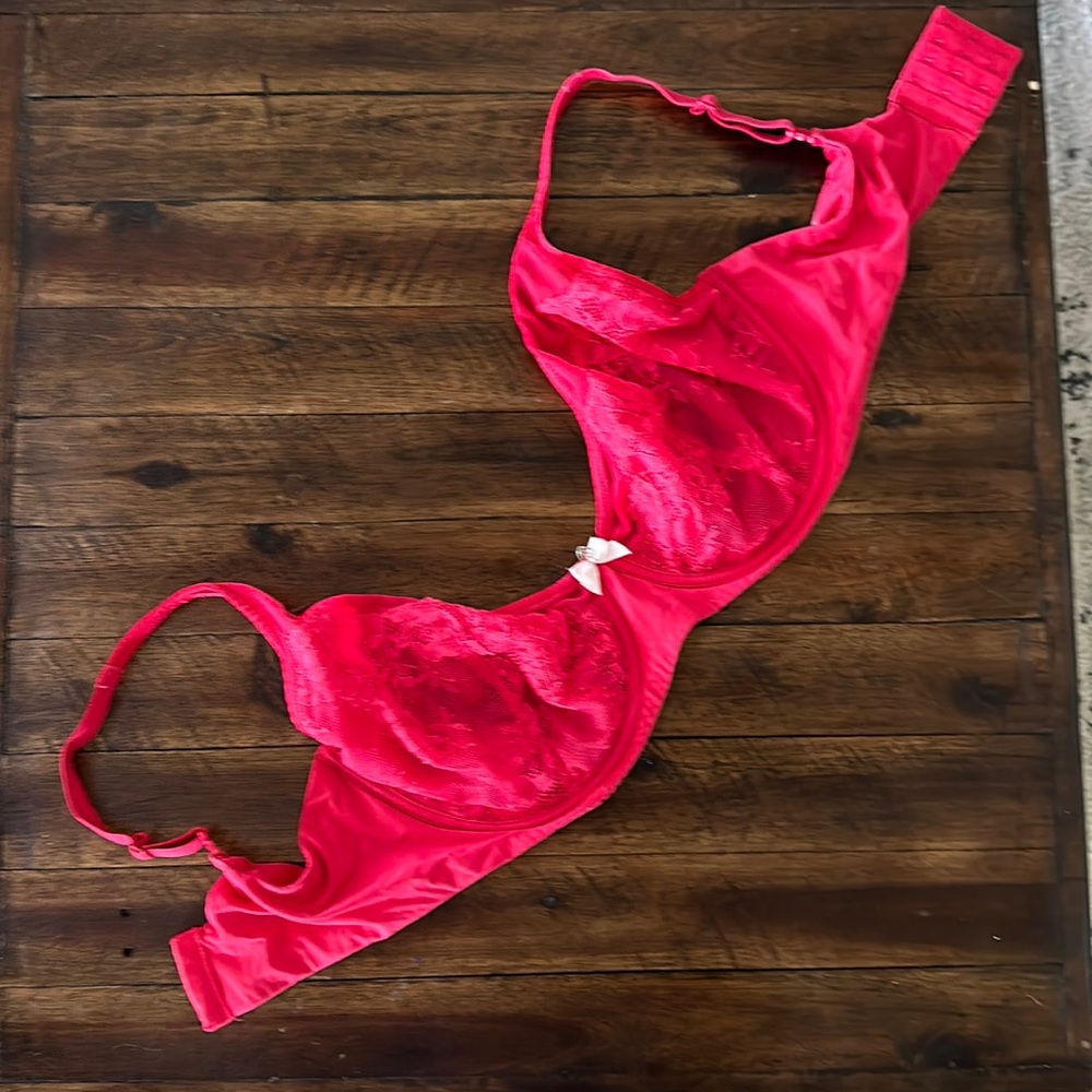 38DDD lace shear body by Victoria unlined Demi, can be racer back red bra